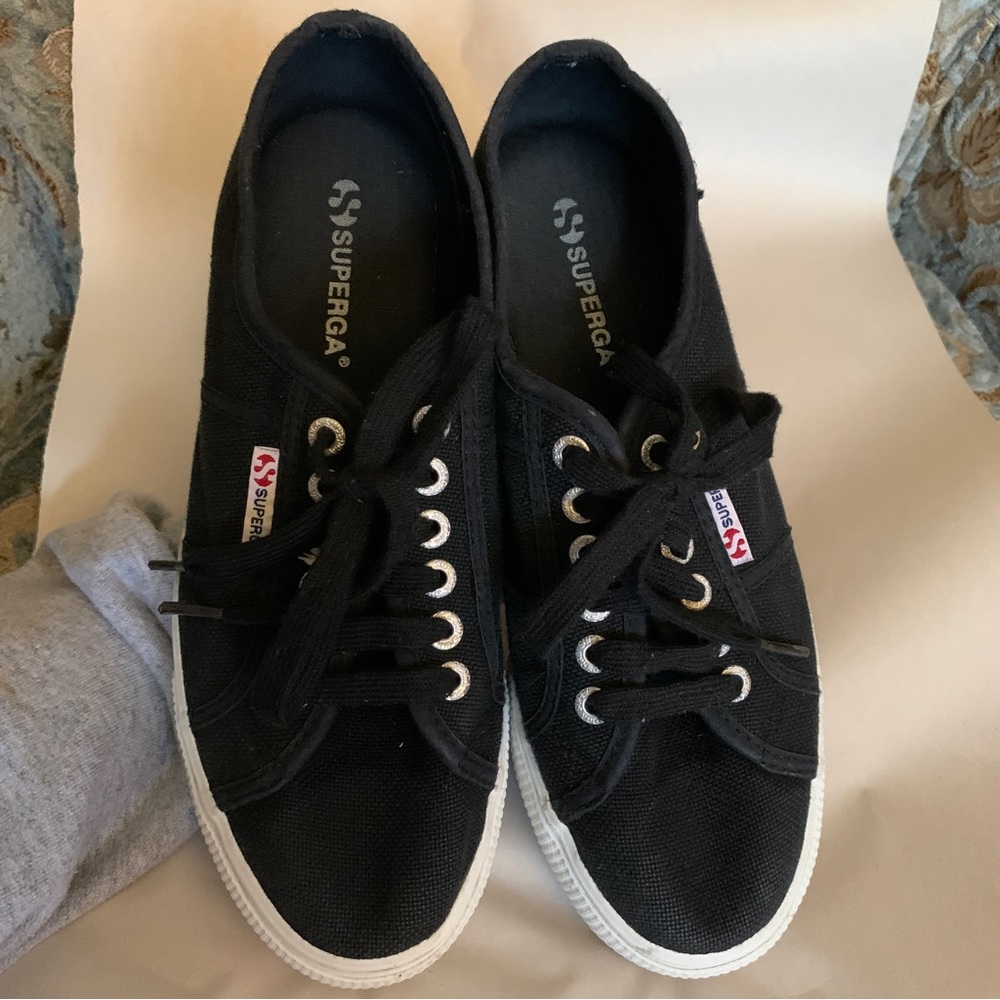 🖤🤍🖤 Superga platform low top sneaker size 40